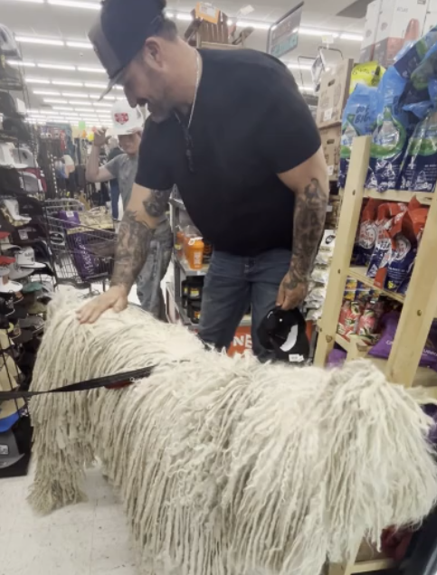 Arthur Komondor Goes To Murdoch’s And Meets More New Friends Part 3